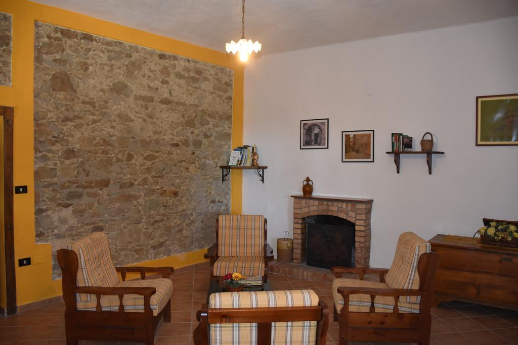 Azienda Agrituristica Biologica Il Querceto Farm stay *